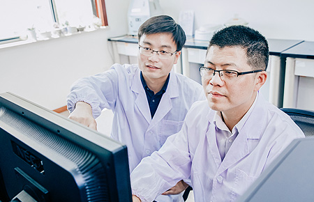 致力于為全球客戶提供全方位系統(tǒng)解決方案，成為他們最值得信賴的合作伙伴。